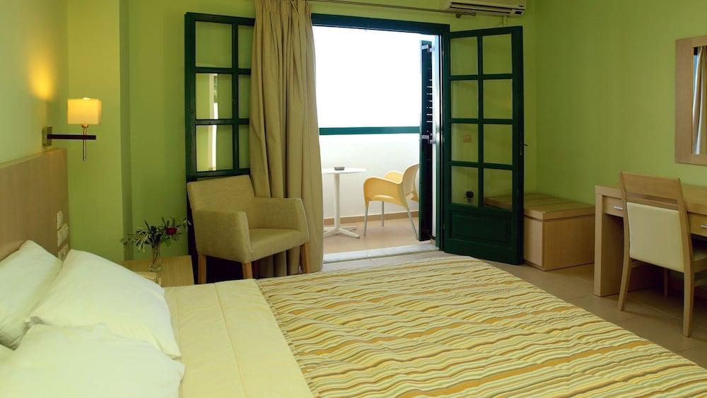 Skiathos Club Hotel & Suites Vasilias  Bagian luar foto