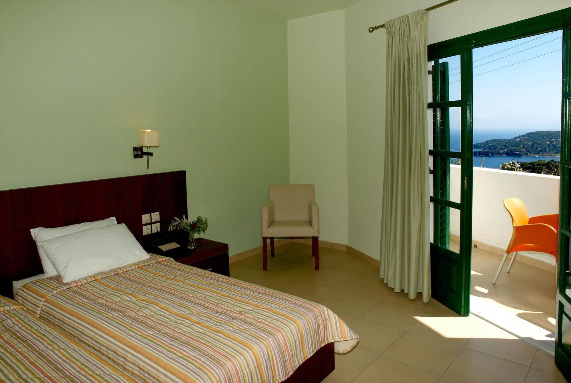 Skiathos Club Hotel & Suites Vasilias  Bagian luar foto